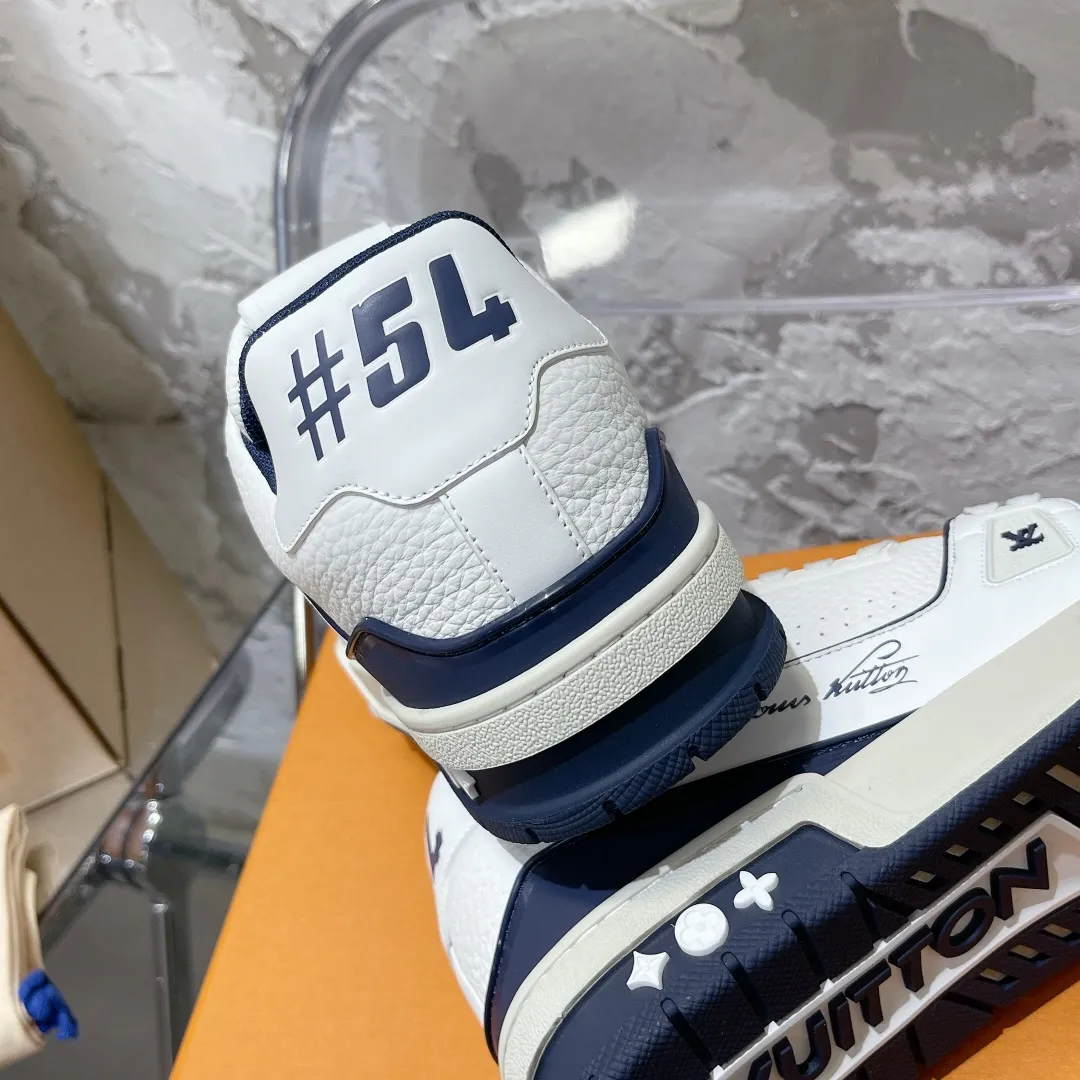 👟👟Ex-factory price 840👟👟 Women's shoes Women's clothing Couple code # Top purchasing version LV trainer "Couple limited series casual sports basketball shoes, good-looking and handsome, every color is huge and beautiful! A must-have item for fashionistas 🛍 Original custom-made embossed grained calfskin (non-market microfiber leather) Everyone needs to distinguish!) Symmetrical old pattern washed denim; all accessories and accessories are customized according to the original 1:1. Even the color matching of the original is the same private model T👟👟The factory price is U outsole. Many small designs must be original to see the quality, the quality is in the details! The original consistent chip tag can be purchased directly from the LV official website 😏 The full set of Jingmei aircraft box packaging Please be sure of our quality‼ ️Please pay attention to the common materials on the market! Size: 35-44 (Male 38/45 custom-made, non-refundable)